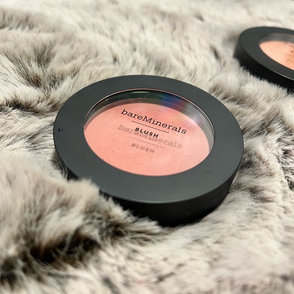 BareMinerals Limited Edition Holiday Glow Giver Blush and Blonzer Duo| New - Picture 5 of 8